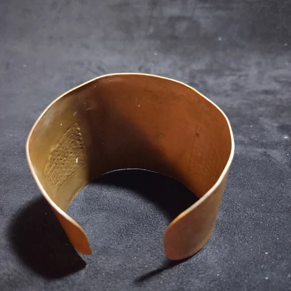 *RARE* Vintage Copper Dragon Cuff - Picture 4 of 7